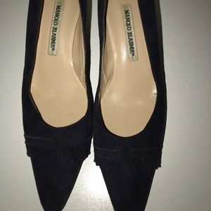 Purple suede Manolo Blahnik kitten heel